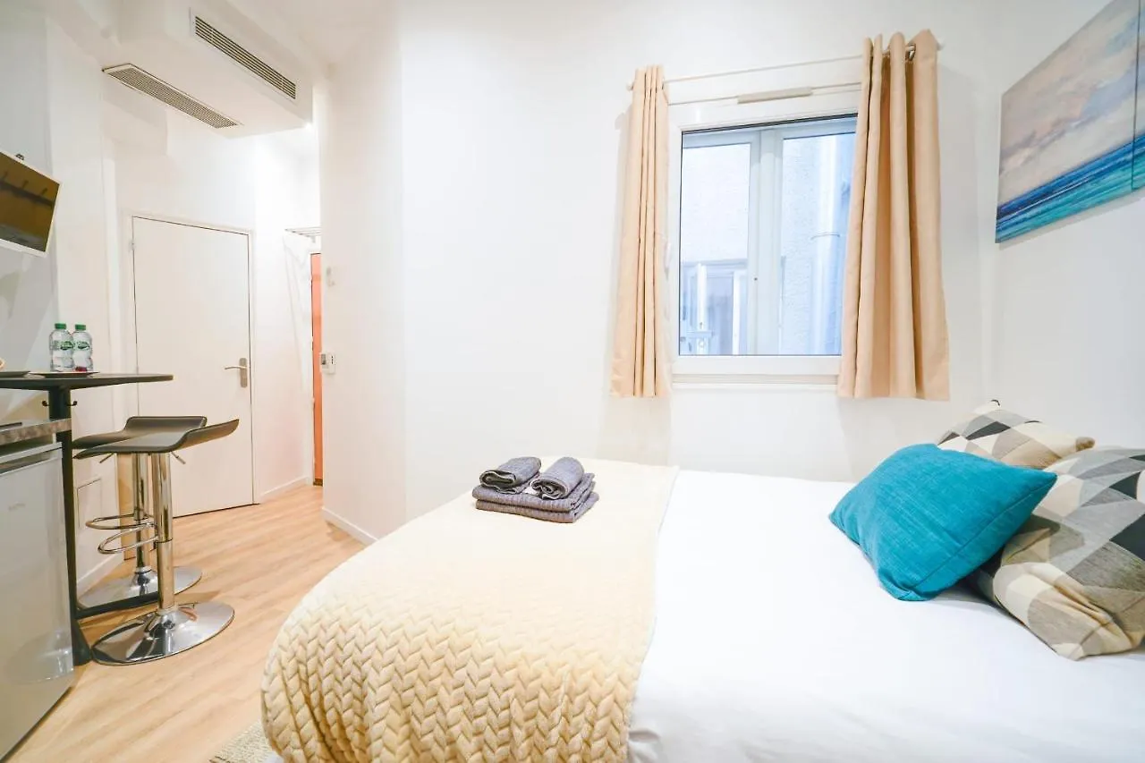 Well Located Studio Fully Renovated In Paris Center Apartment 0*,  France