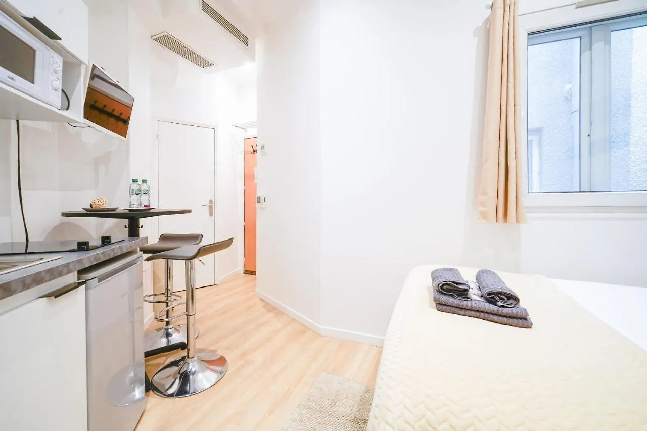 Well Located Studio Fully Renovated In Paris Center Apartment