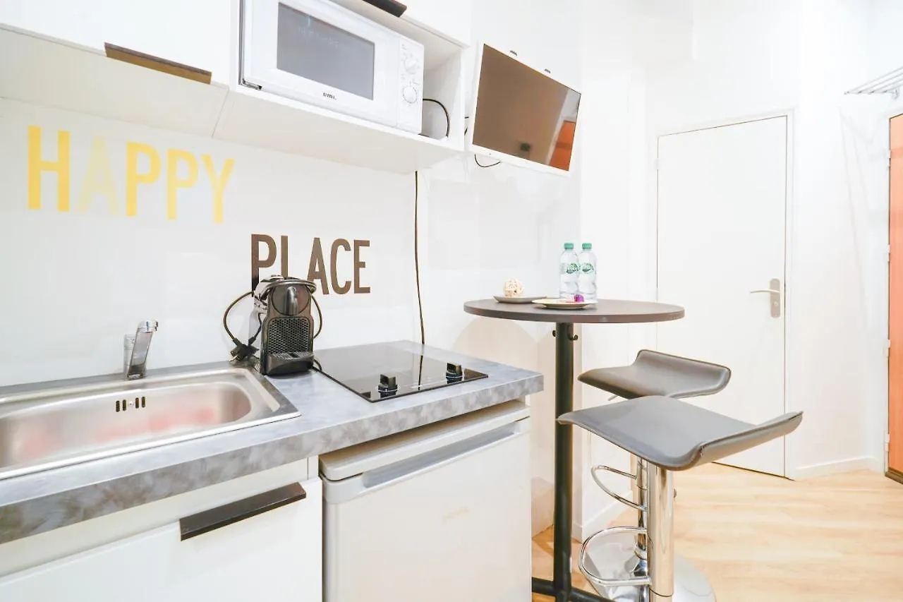 Well Located Studio Fully Renovated In Paris Center Apartment France