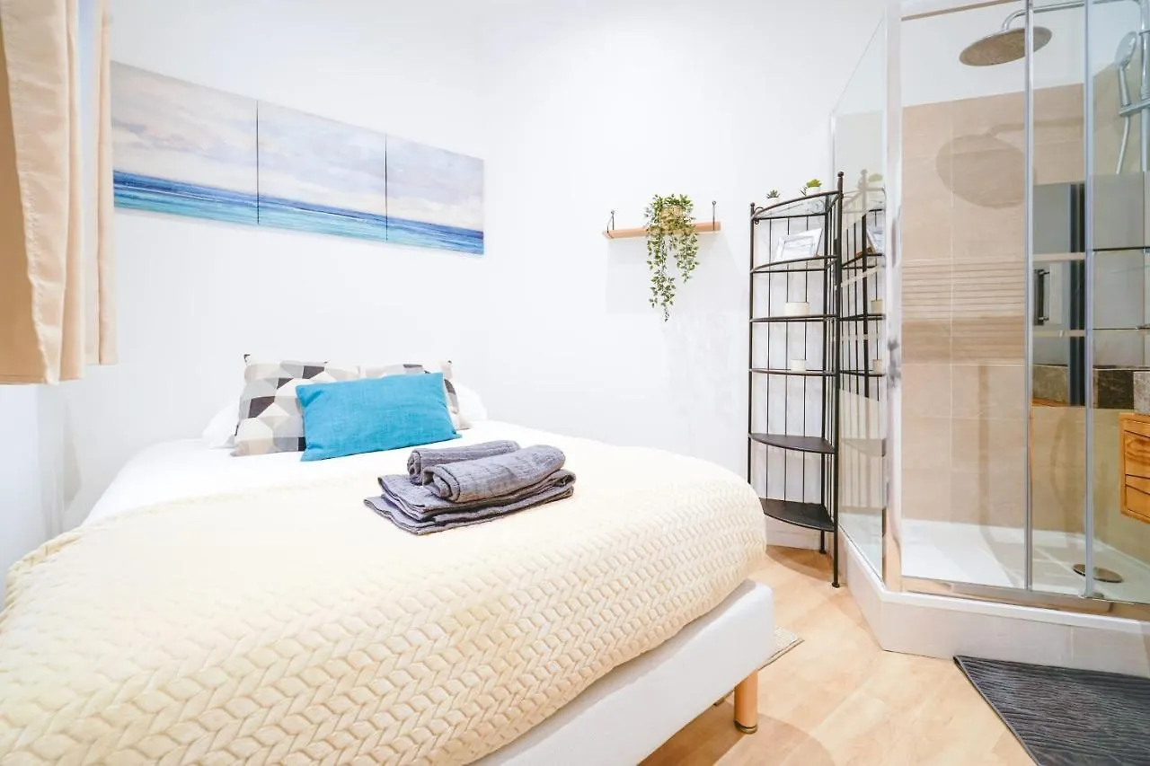 Well Located Studio Fully Renovated In Paris Center Apartment 0*,